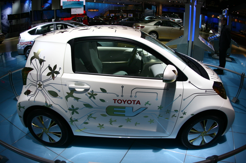 Illustration for article titled Toyota FT-EV Concept: Roller Skate-Sized Electric Sneaks Onto Detroit Show Floor